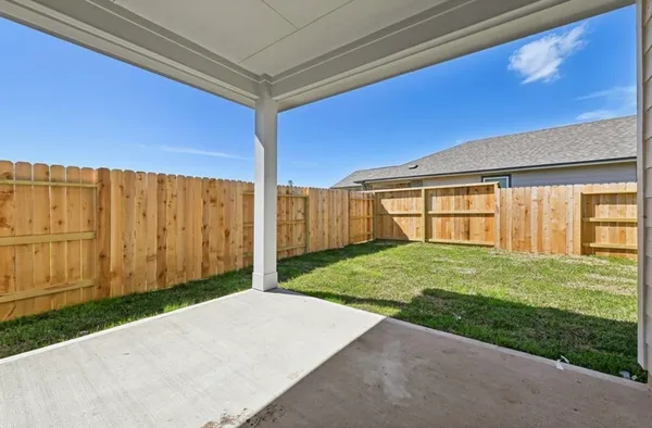 $2,000 | 16656 Sterling Clf Street, Conroe, TX 77302
