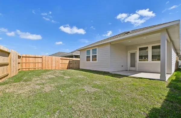 $2,000 | 16656 Sterling Clf Street, Conroe, TX 77302