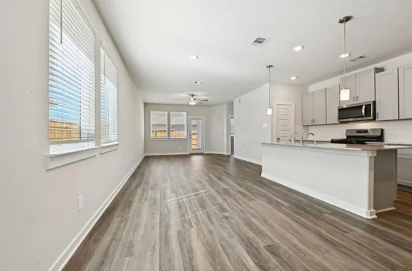 $2,000 | 16656 Sterling Clf Street, Conroe, TX 77302