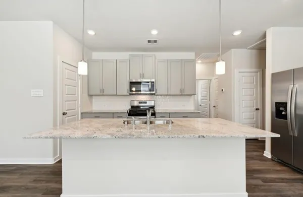 $2,000 | 16656 Sterling Clf Street, Conroe, TX 77302