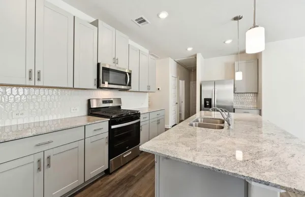 $2,000 | 16656 Sterling Clf Street, Conroe, TX 77302