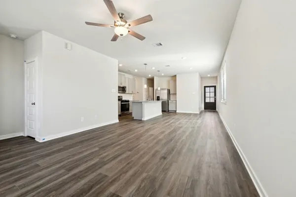 $2,000 | 16656 Sterling Clf Street, Conroe, TX 77302