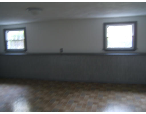 86 Purgatory Road Sutton, MA 01590 - Photo 15 of 16 an empty room with a window