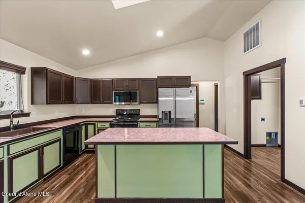 $729,900 | 32647 North Tahoe Drive, Spirit Lake, ID 83869