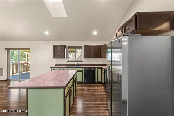 $729,900 | 32647 North Tahoe Drive, Spirit Lake, ID 83869
