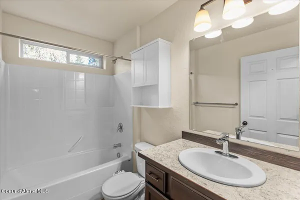 $729,900 | 32647 North Tahoe Drive, Spirit Lake, ID 83869