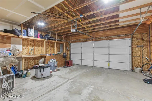 $729,900 | 32647 North Tahoe Drive, Spirit Lake, ID 83869
