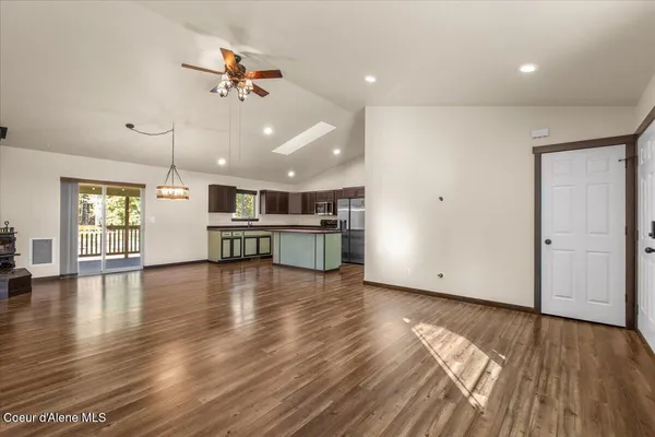 $729,900 | 32647 North Tahoe Drive, Spirit Lake, ID 83869