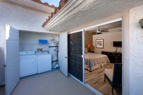 $279,000 | 505 South Farrell Drive, Unit D18, Palm Springs, CA 92264
