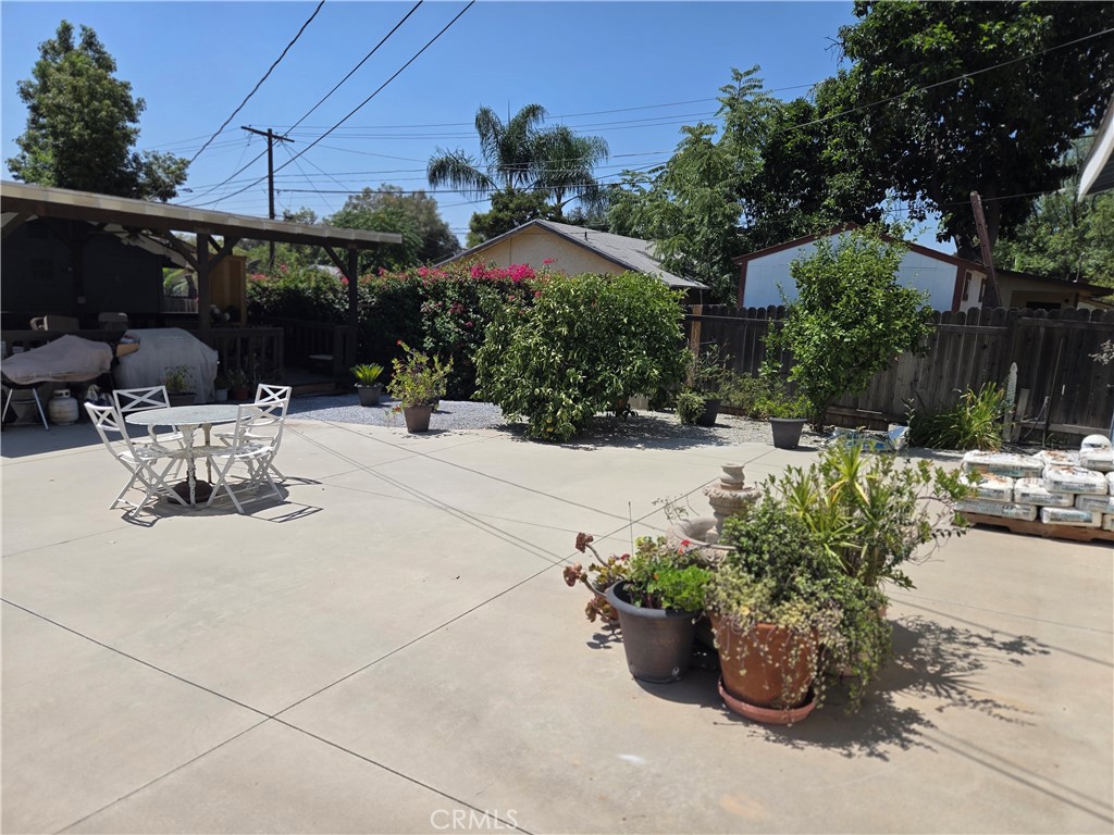1625 Brigden Road Pasadena, CA 91104 - Photo 5 of 9 Backyard