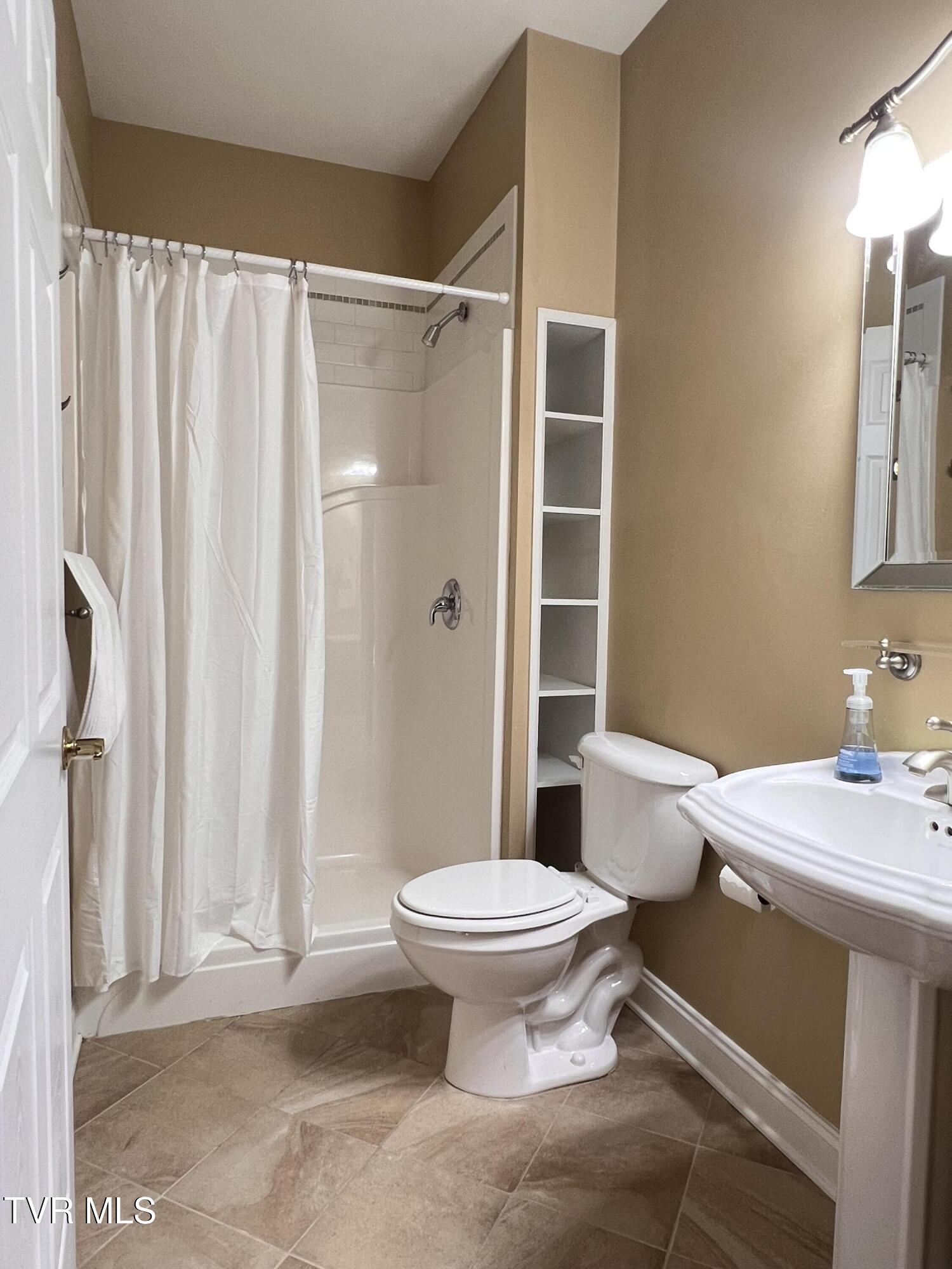 1705 Veranda Court, Unit 23 Greeneville, TN 37745 - Photo 22 of 53 1705 VERANDA - 00116