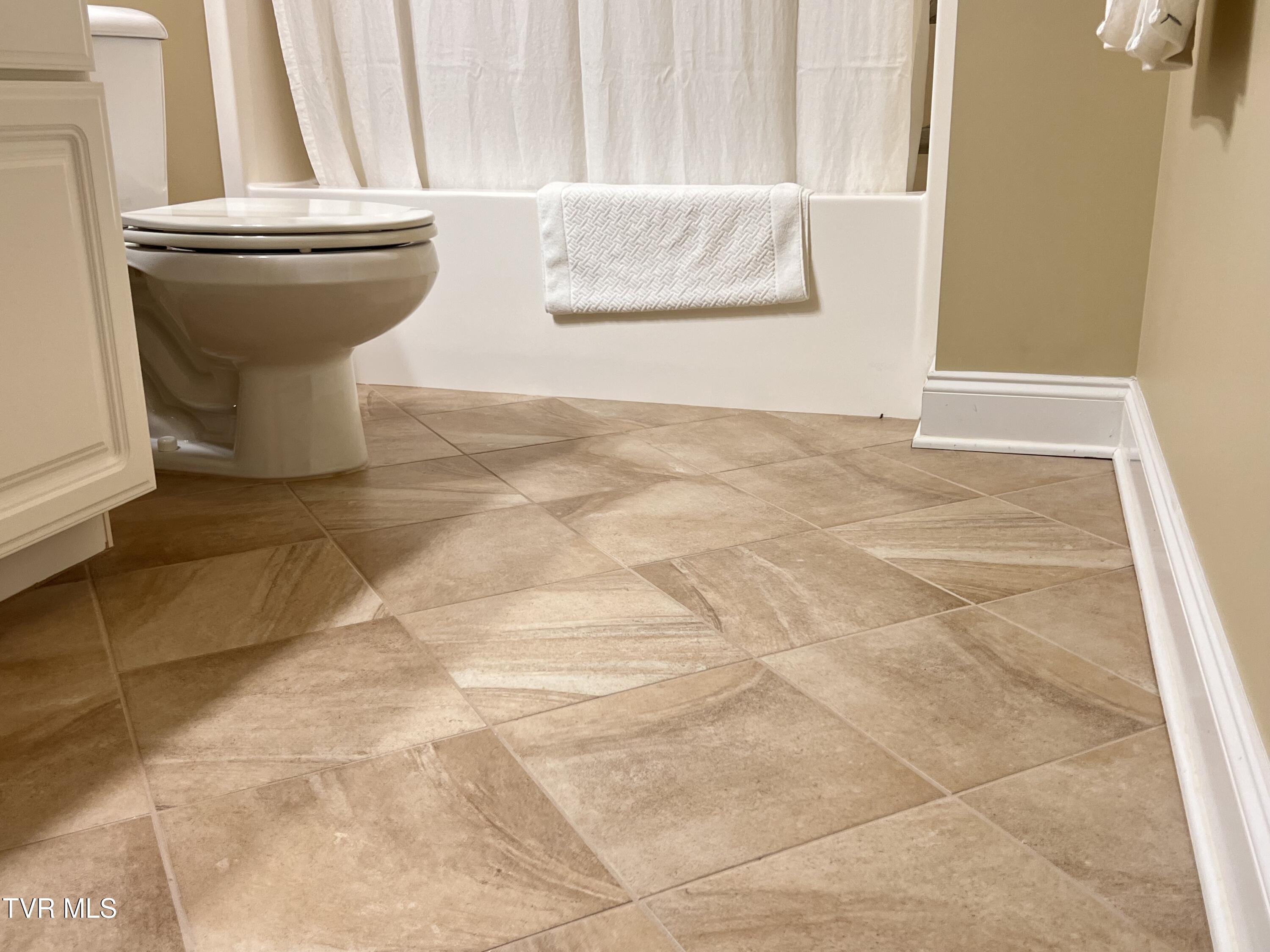 1705 Veranda Court, Unit 23 Greeneville, TN 37745 - Photo 38 of 53 1705 VERANDA - 00165