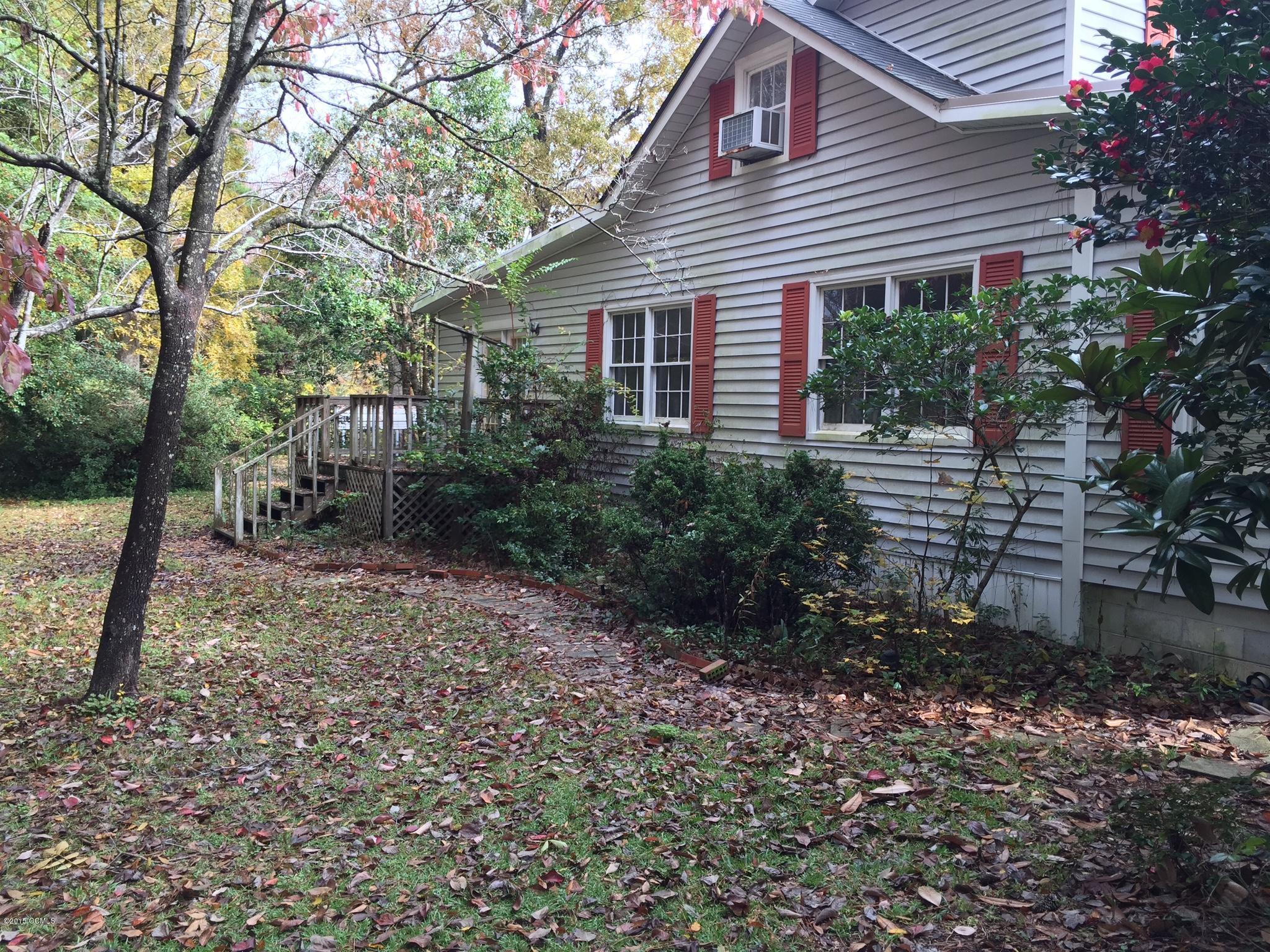 1301 Old Cart Path Road Morehead City, NC 28557 - Photo 7 of 17 image