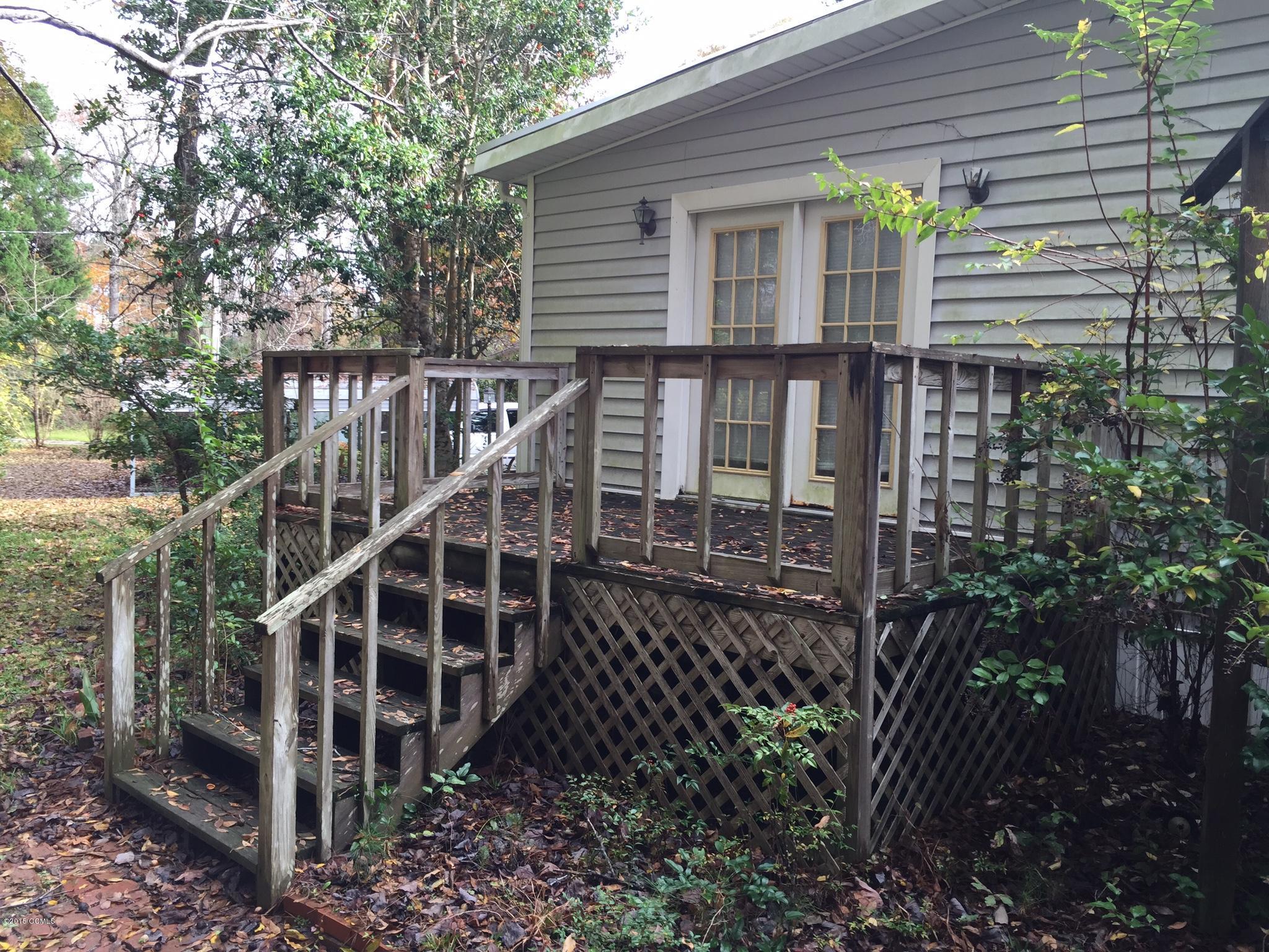 1301 Old Cart Path Road Morehead City, NC 28557 - Photo 8 of 17 image