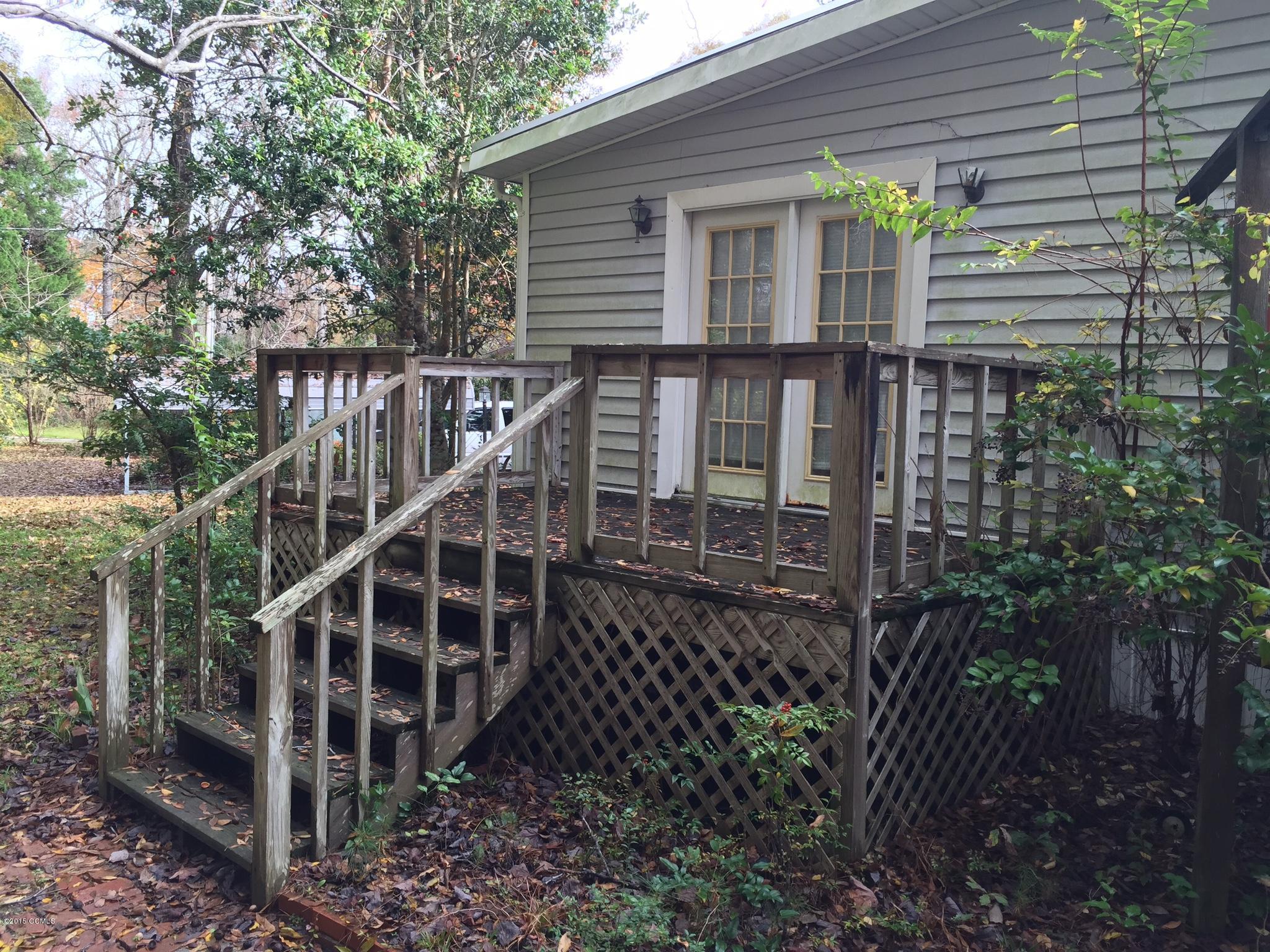 1301 Old Cart Path Road Morehead City, NC 28557 - Photo 9 of 17 image