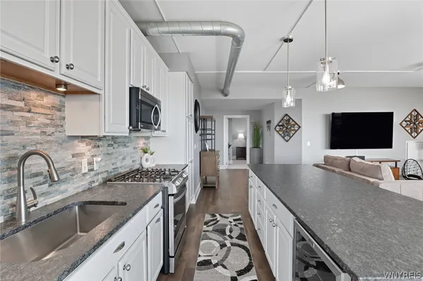 $599,900 | 132 Lakefront Boulevard, Unit 401, Buffalo, NY 14202
