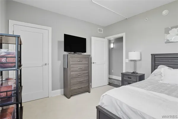 $599,900 | 132 Lakefront Boulevard, Unit 401, Buffalo, NY 14202