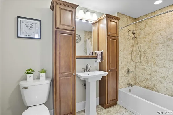 $599,900 | 132 Lakefront Boulevard, Unit 401, Buffalo, NY 14202