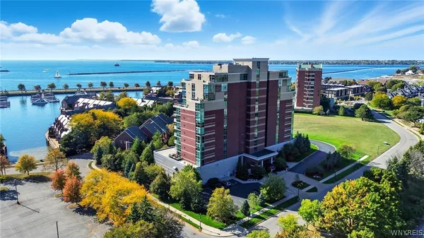 $599,900 | 132 Lakefront Boulevard, Unit 401, Buffalo, NY 14202