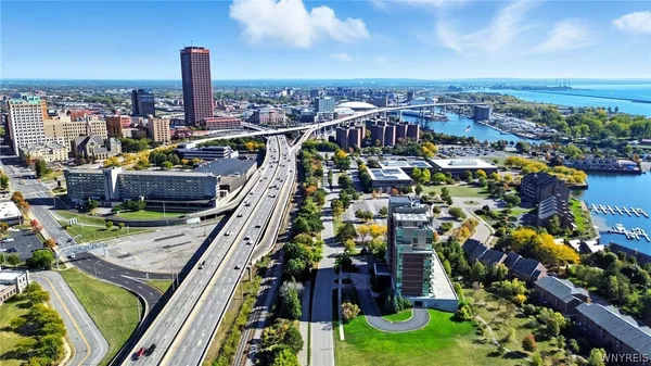 $599,900 | 132 Lakefront Boulevard, Unit 401, Buffalo, NY 14202