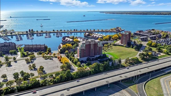 $599,900 | 132 Lakefront Boulevard, Unit 401, Buffalo, NY 14202
