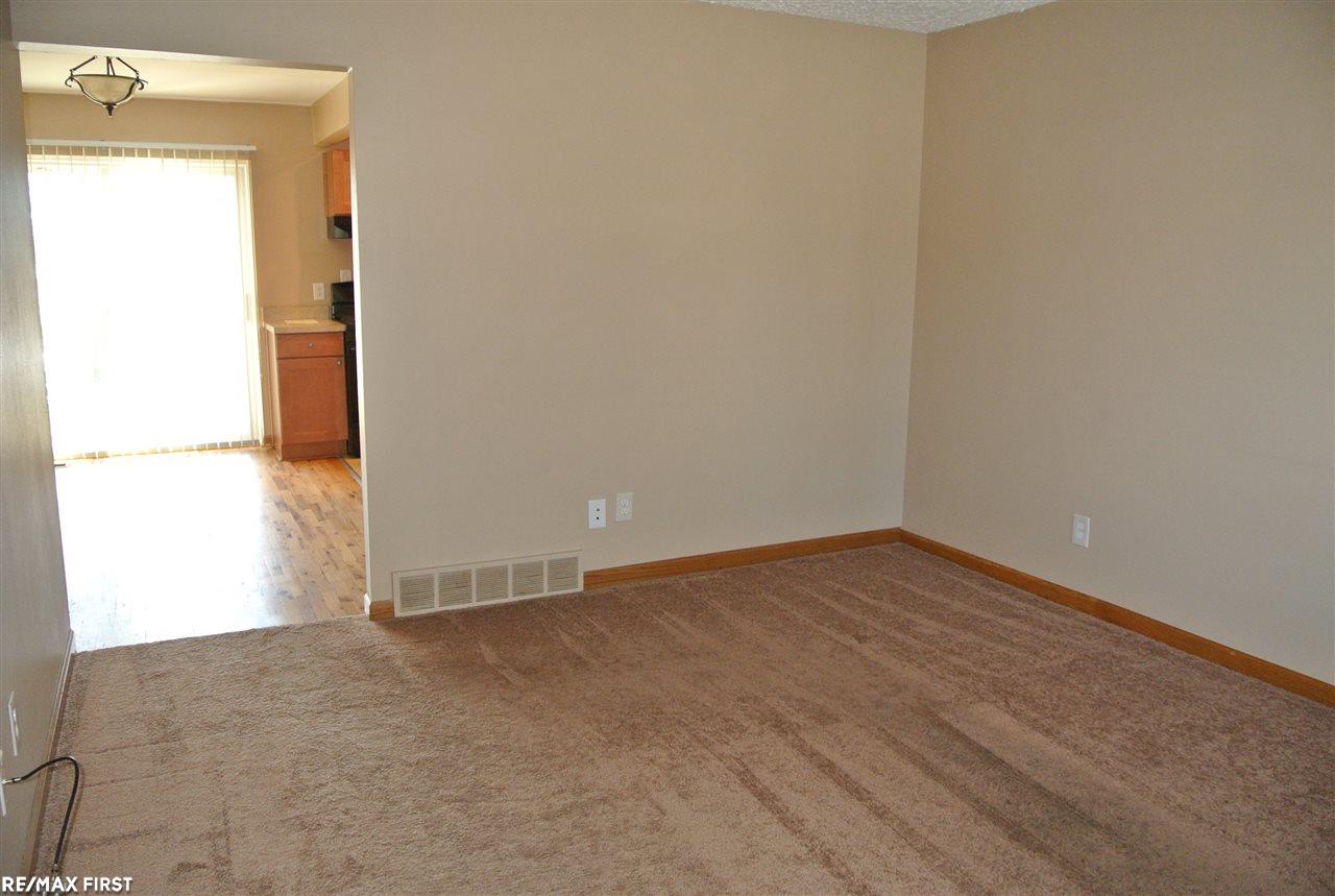 11538 Messmore Road Utica, MI 48317 - Photo 11 of 27 31341724-10.JPG
