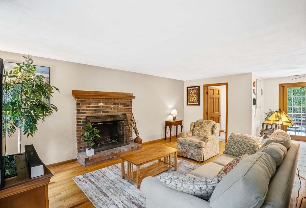 76 Lakeview Road Foxboro, MA 02035 - Photo 19 of 36 Gallery Image 19