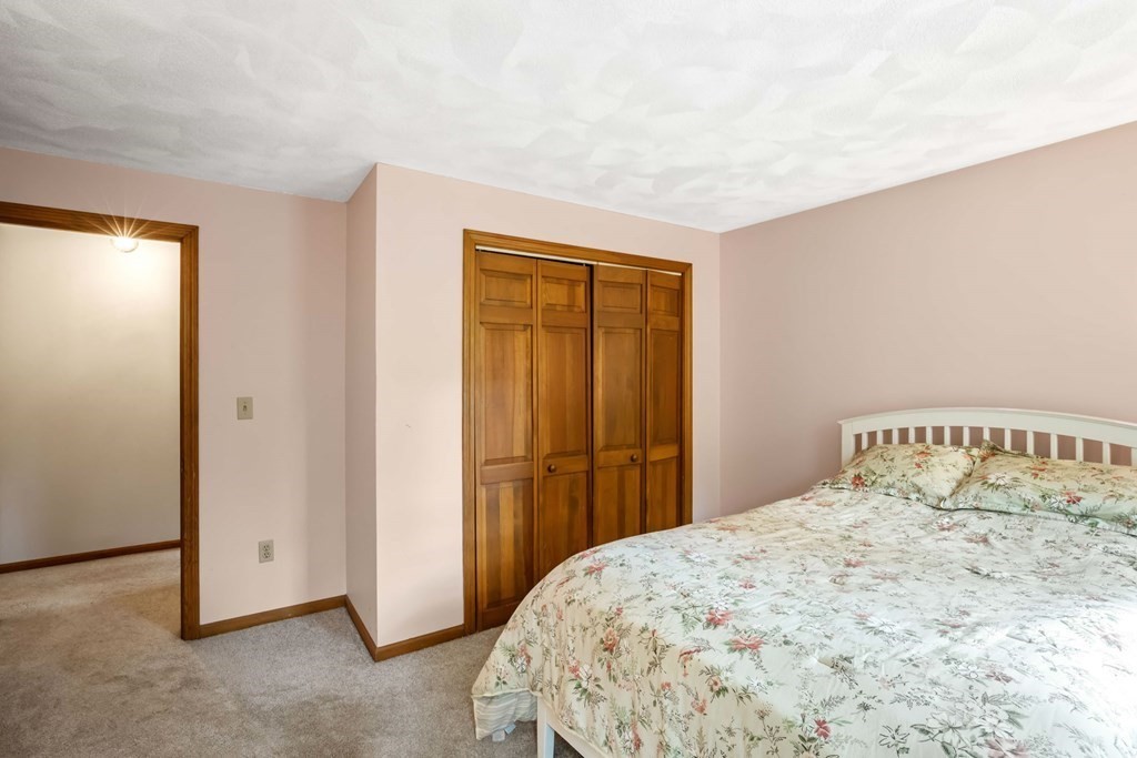 76 Lakeview Road Foxboro, MA 02035 - Photo 22 of 36 Gallery Image 22