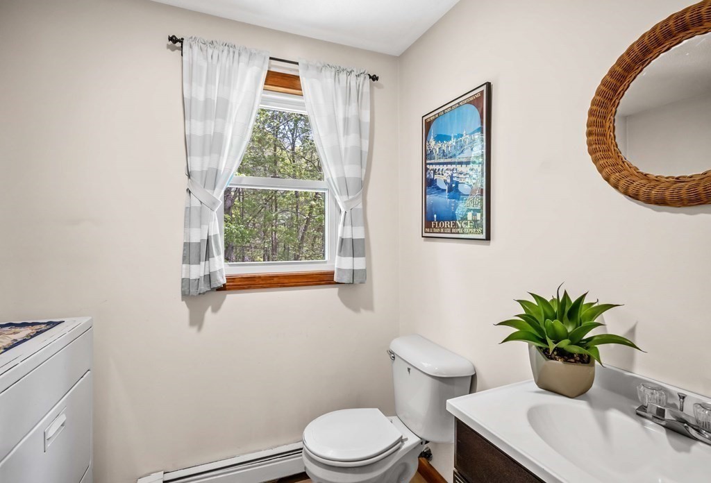 76 Lakeview Road Foxboro, MA 02035 - Photo 23 of 36 Gallery Image 23