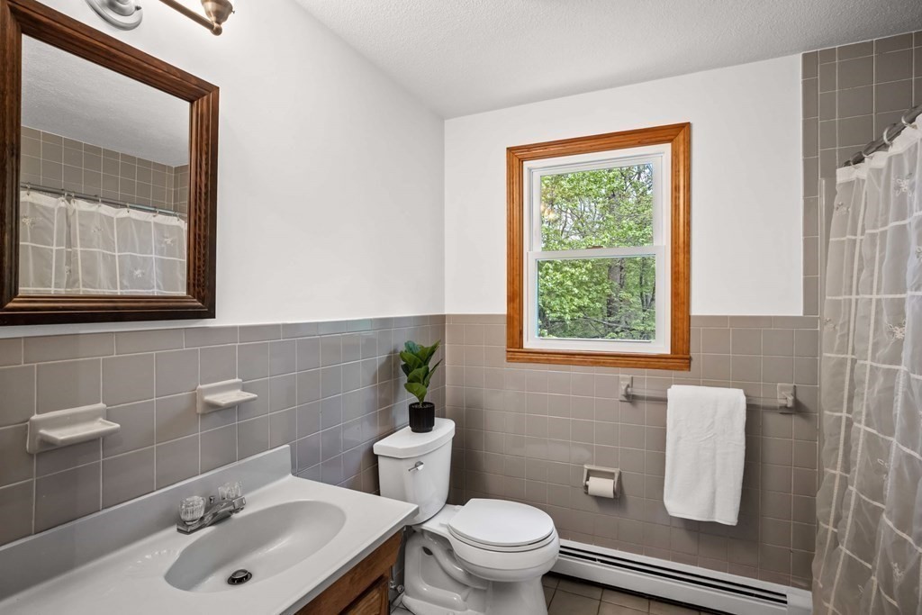 76 Lakeview Road Foxboro, MA 02035 - Photo 26 of 36 Gallery Image 26