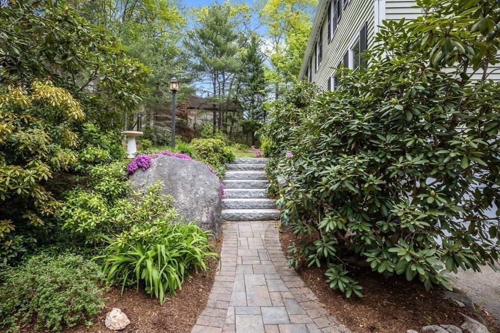76 Lakeview Road Foxboro, MA 02035 - Photo 4 of 36 Gallery Image 4