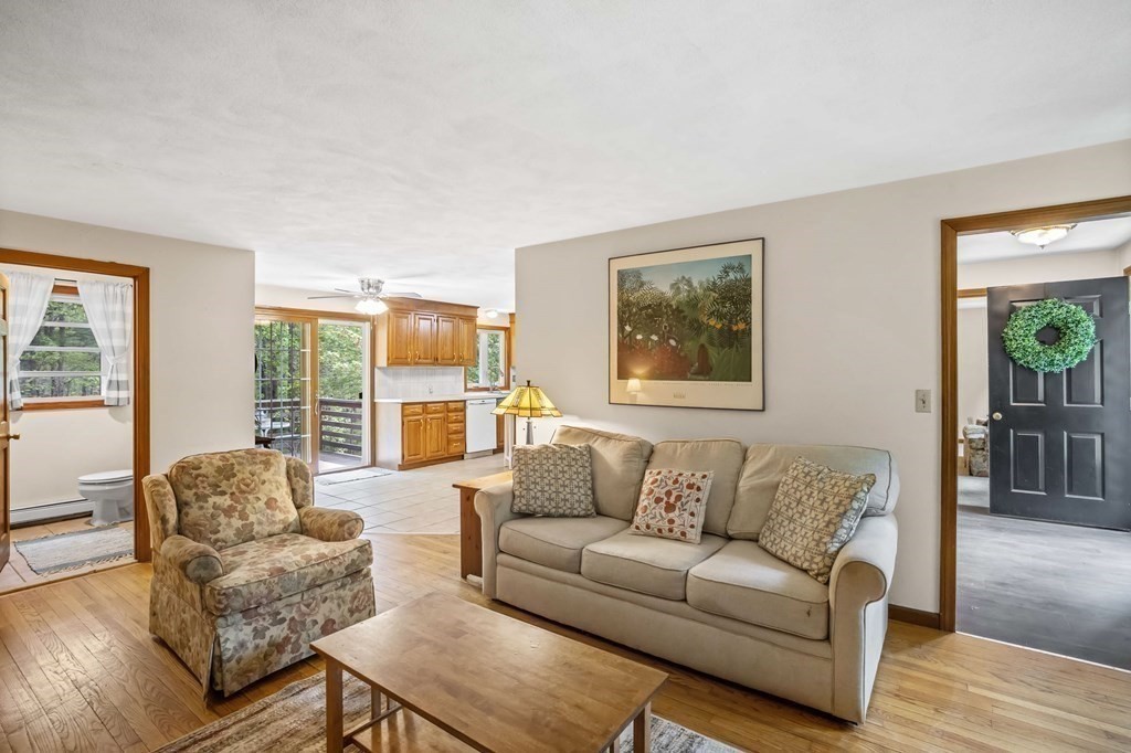 76 Lakeview Road Foxboro, MA 02035 - Photo 7 of 36 Gallery Image 7