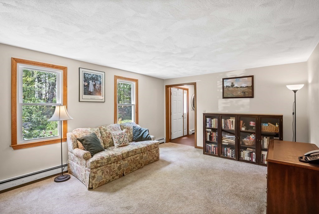 76 Lakeview Road Foxboro, MA 02035 - Photo 9 of 36 Gallery Image 9