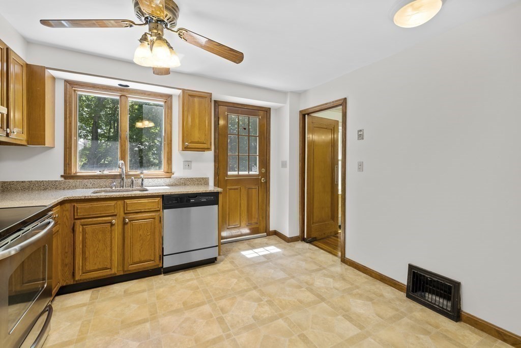 292 Marrett Road Lexington, MA 02421 - Photo 9 of 38