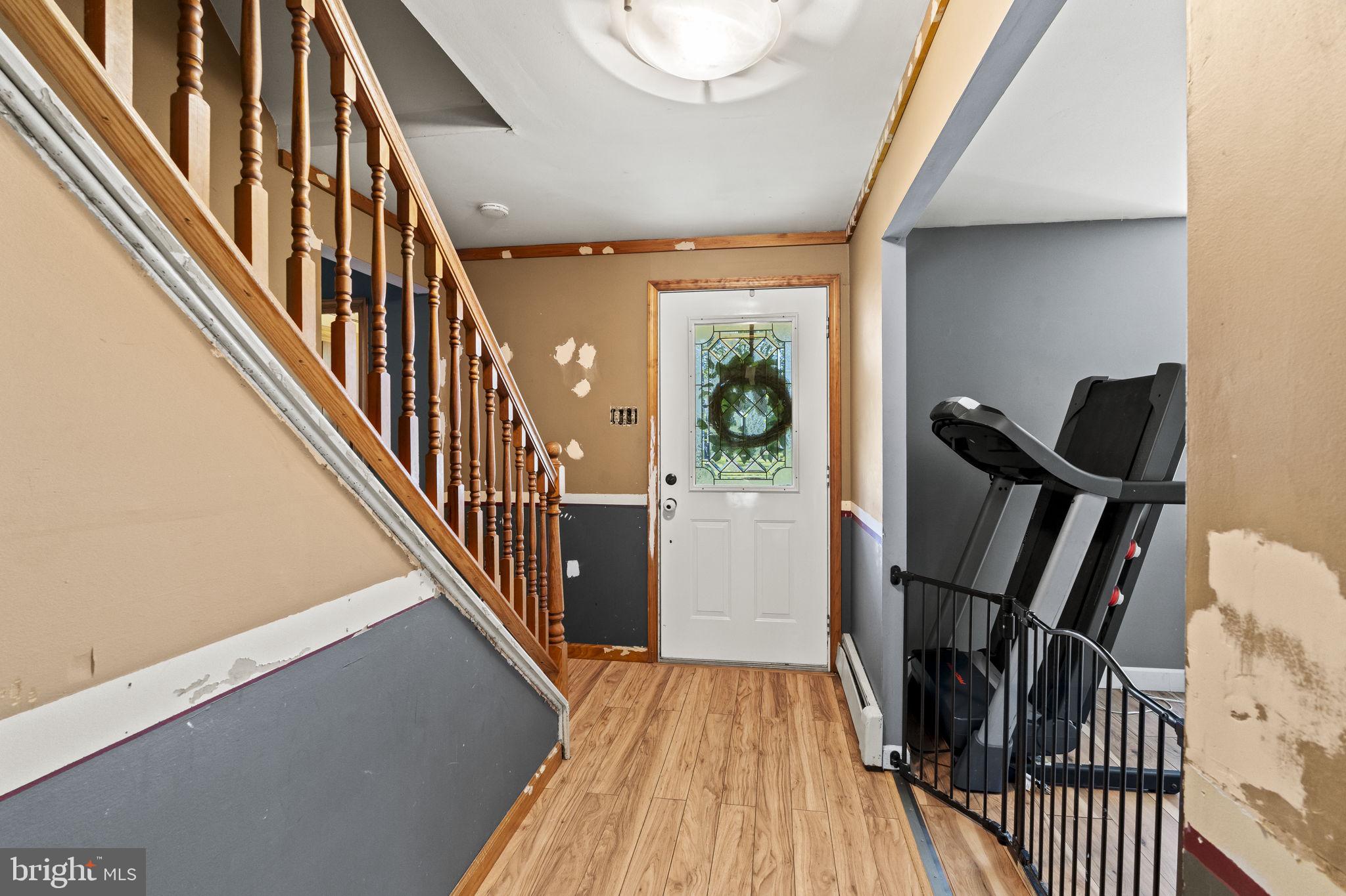 1011 Red Barn Road Warminster, PA 18974 - Photo 9 of 39 Foyer