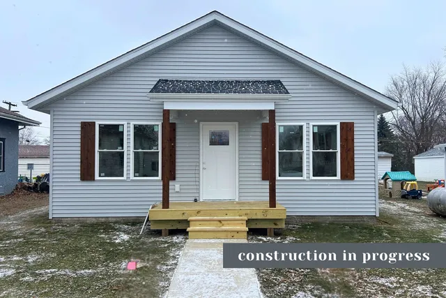 $296,000 | 307 White Street, Mccausland, IA 52758