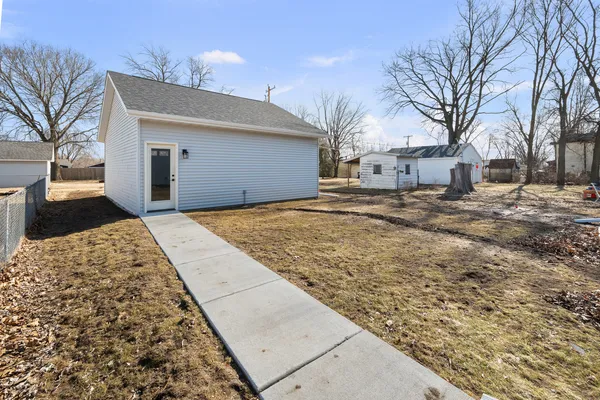 $296,000 | 307 White Street, McCausland, IA 52758