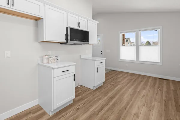 $296,000 | 307 White Street, McCausland, IA 52758