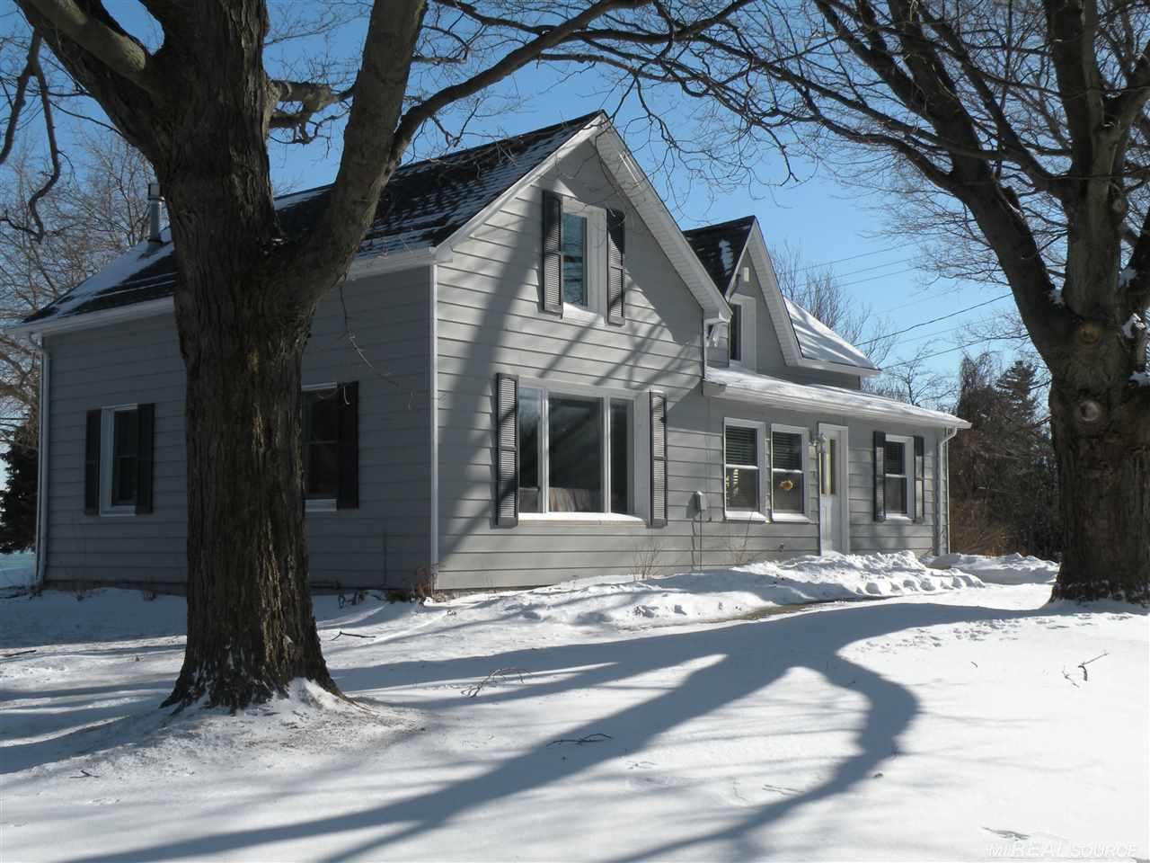 2381 Lakeshore Road Applegate, MI 48401 - Photo 2 of 49