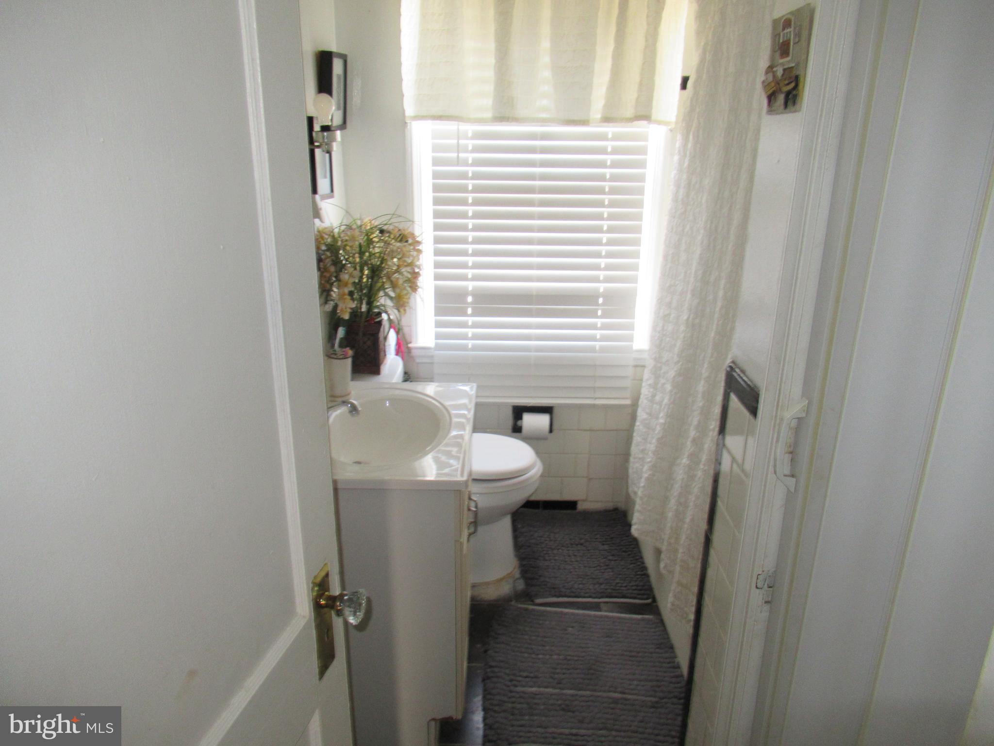 1018 Harwall Road Baltimore, MD 21207 - Photo 11 of 15