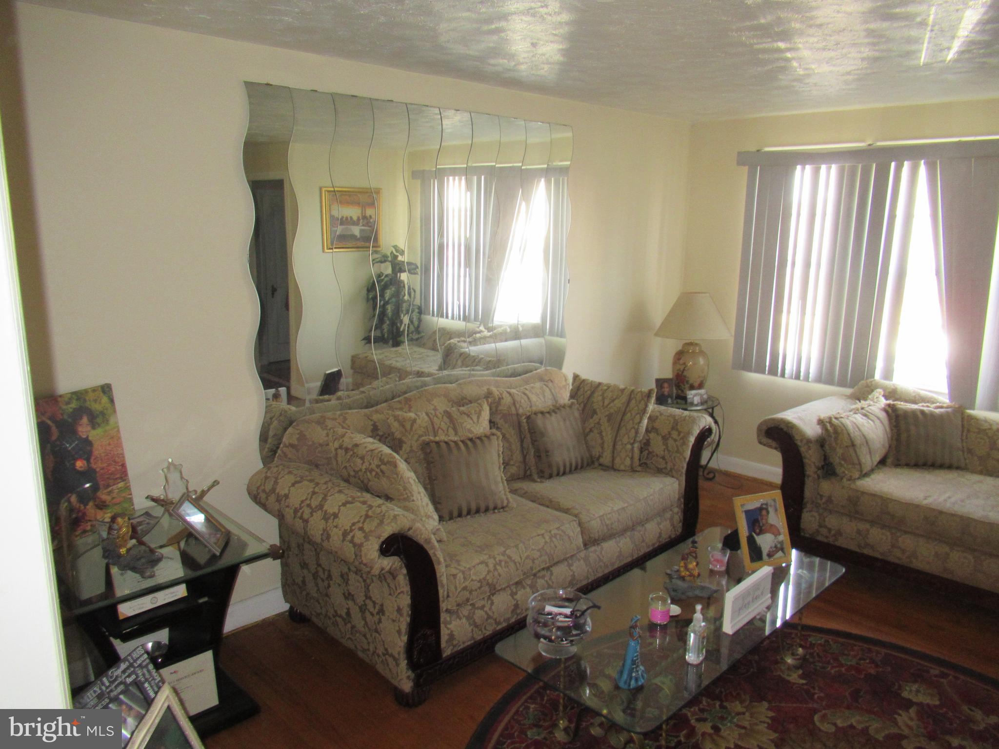 1018 Harwall Road Baltimore, MD 21207 - Photo 3 of 15