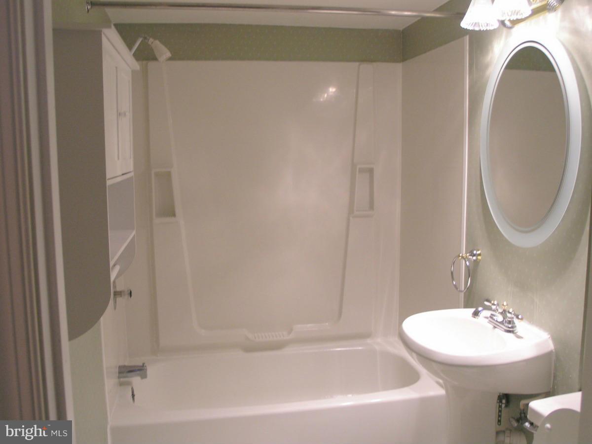 4838 25th Road North Arlington, VA 22207 - Photo 15 of 25 Bath