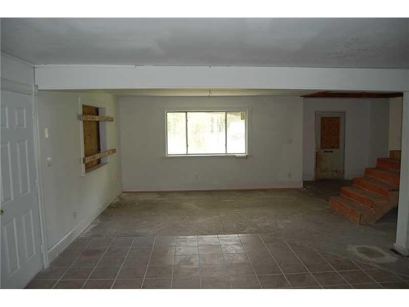 501 West Corinth Road Corinth, ME 04427 - Photo 4 of 7 Dining Room.