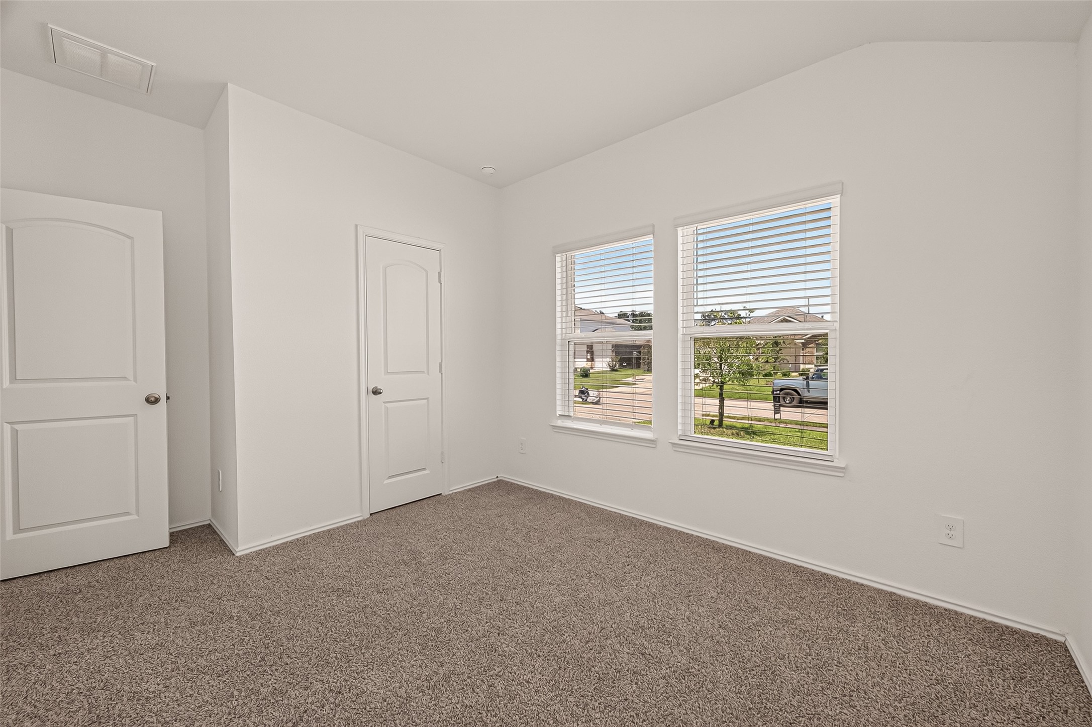 14224 Dream Road New Caney, TX 77357 - Photo 21 of 40 Guest bedroom