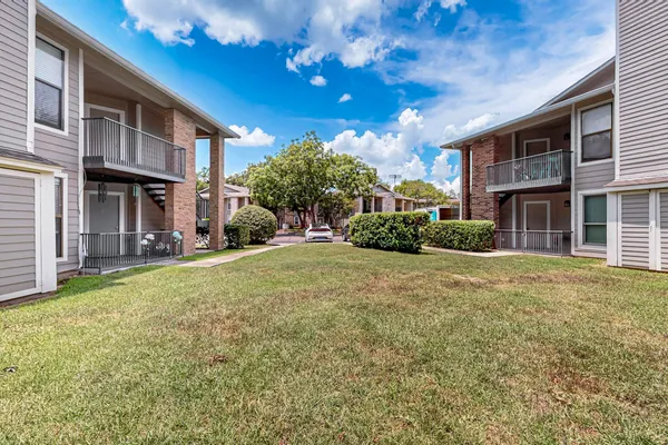 $1,250 | 10616 Mellow Meadow Drive, Unit 9D, Austin, TX 78750