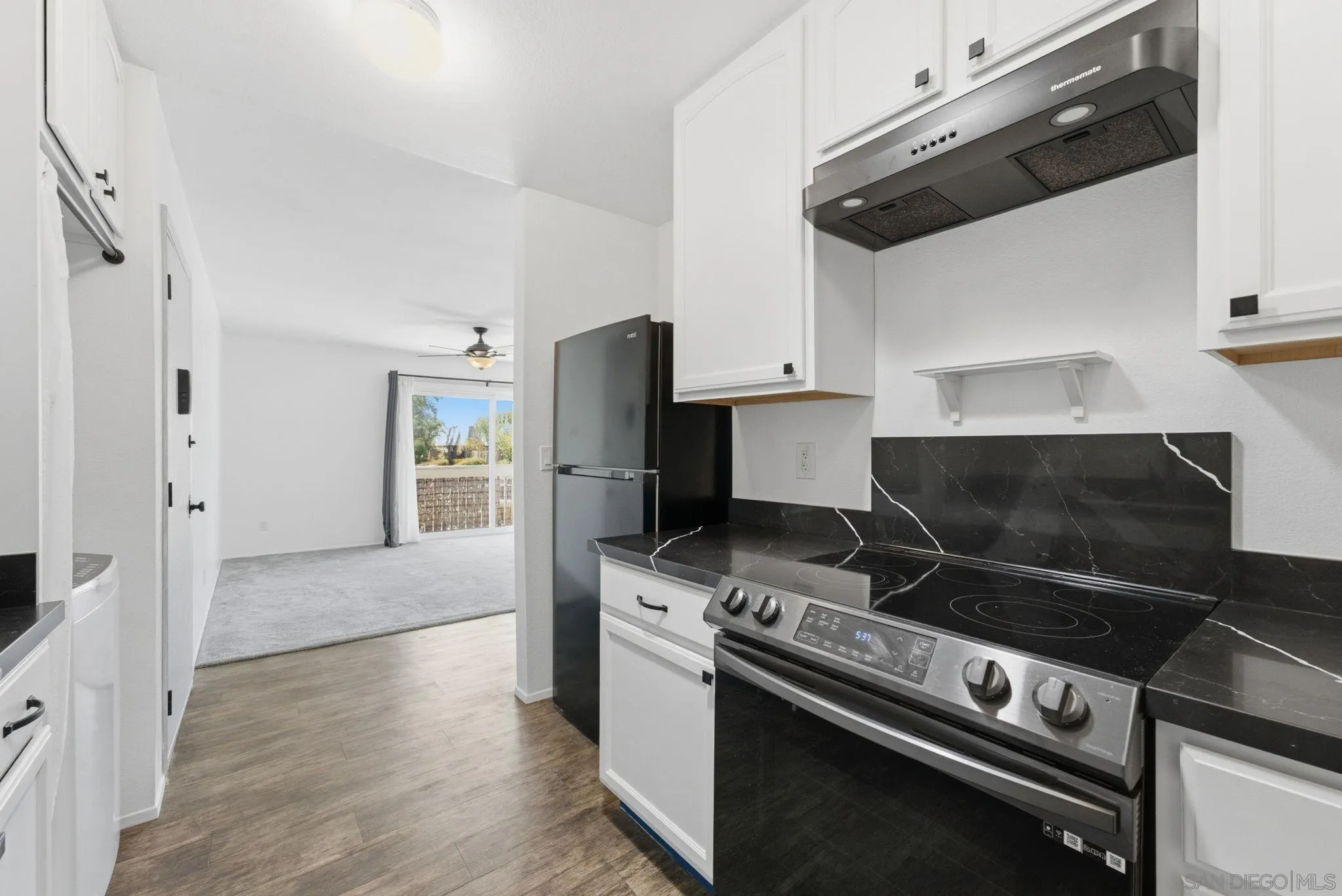 405 Requeza Street, Unit H12 Encinitas, CA 92024 - Photo 7 of 22