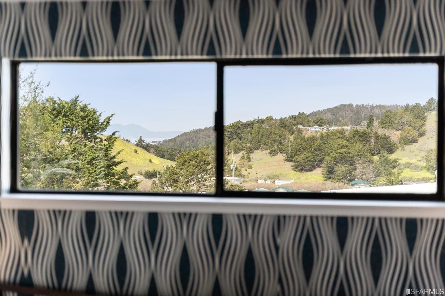 296 Reichling Avenue Pacifica, CA 94044 - Photo 15 of 39