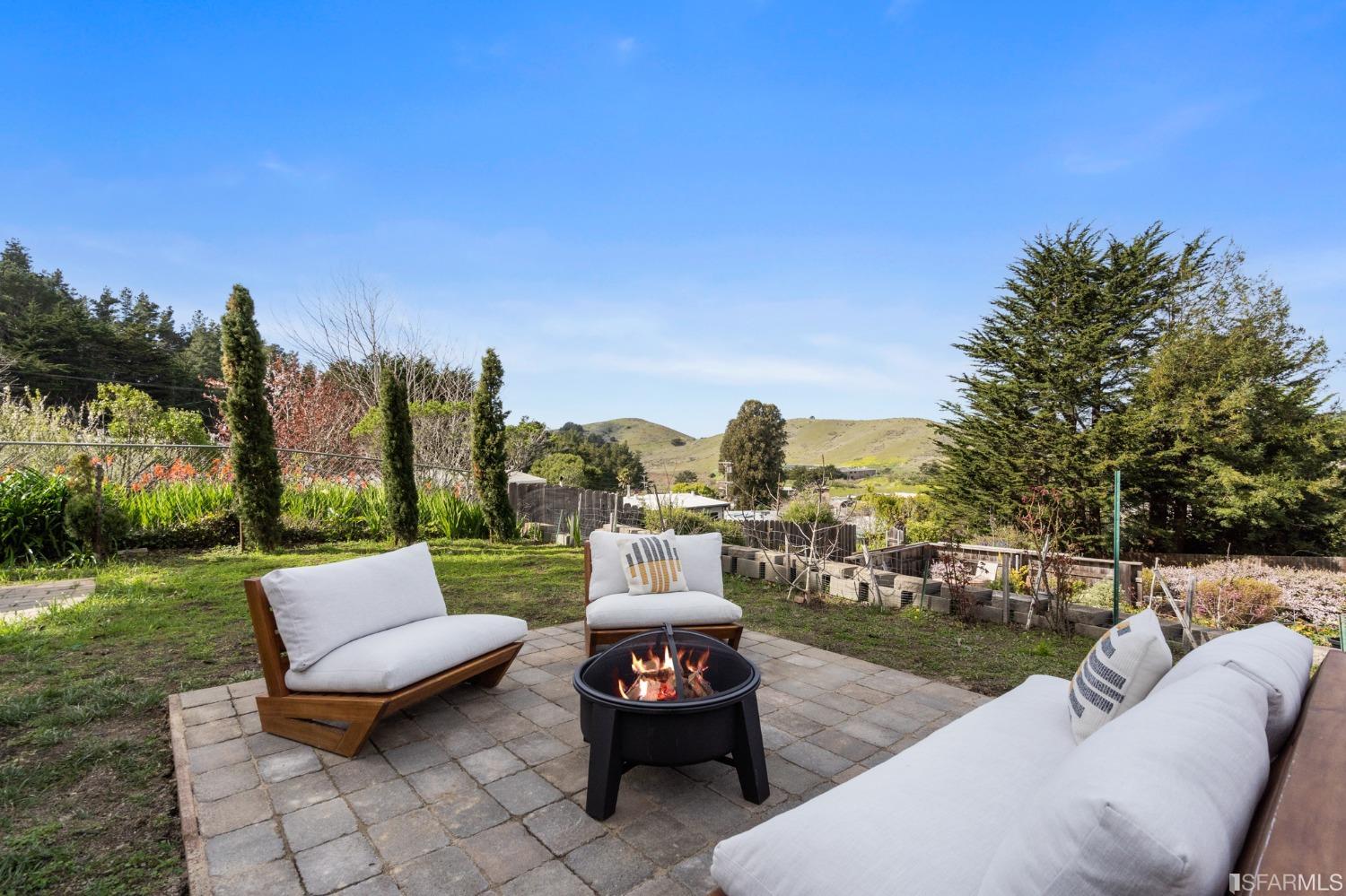 296 Reichling Avenue Pacifica, CA 94044 - Photo 29 of 39