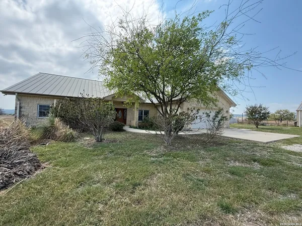 $1,279,000 | 385 Silver Wings Drive, Medina, TX 78055
