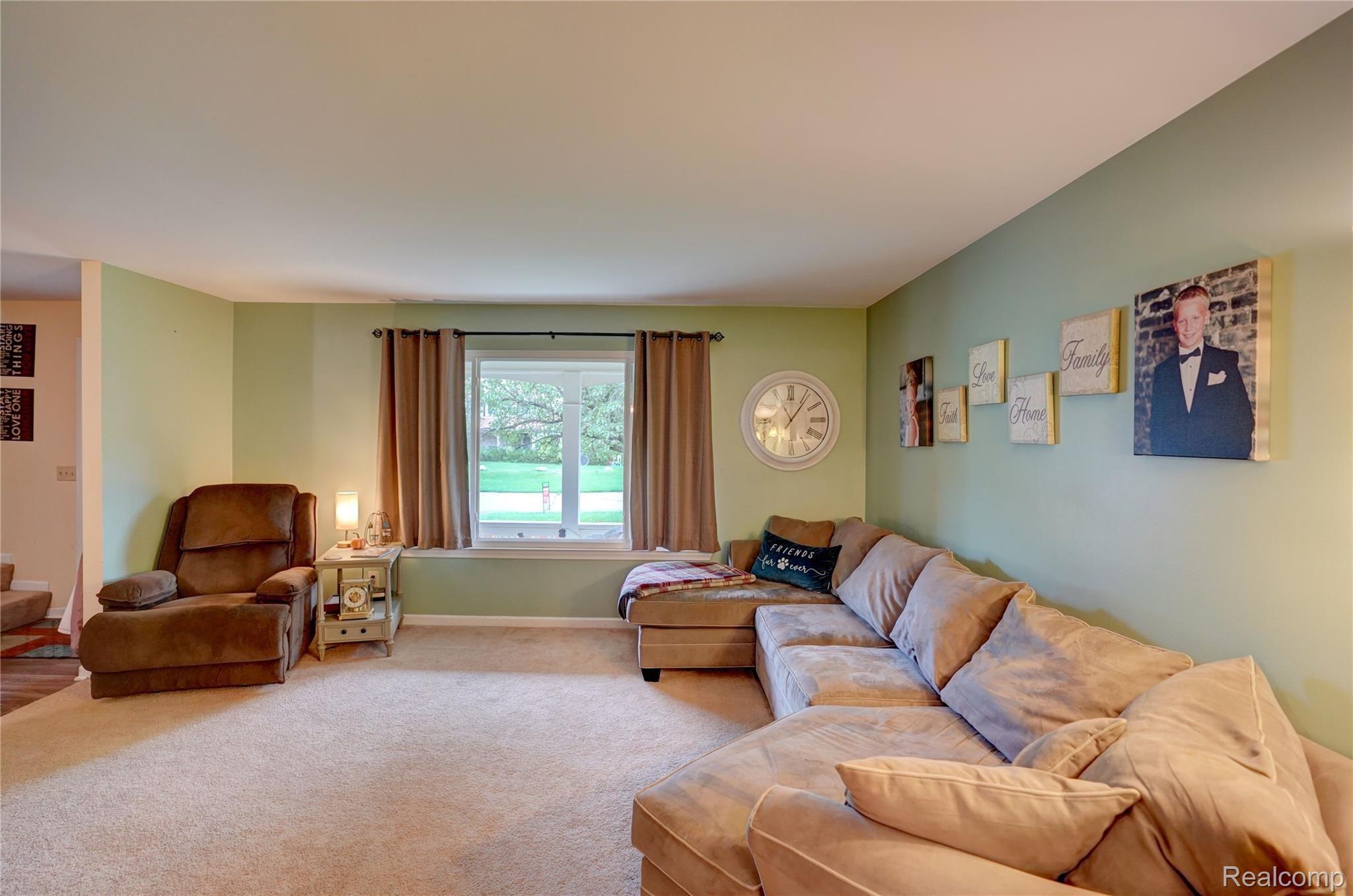 5231 Lethbridge Road Grand Blanc, MI 48439 - Photo 18 of 36 5253 Lethbridge Rd 34.jpg